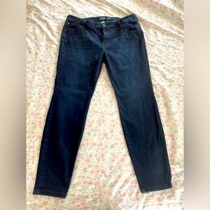 Amazon Essentials - Skinny Moulant - Dark Wash Skinny Jeans - Sz 18
